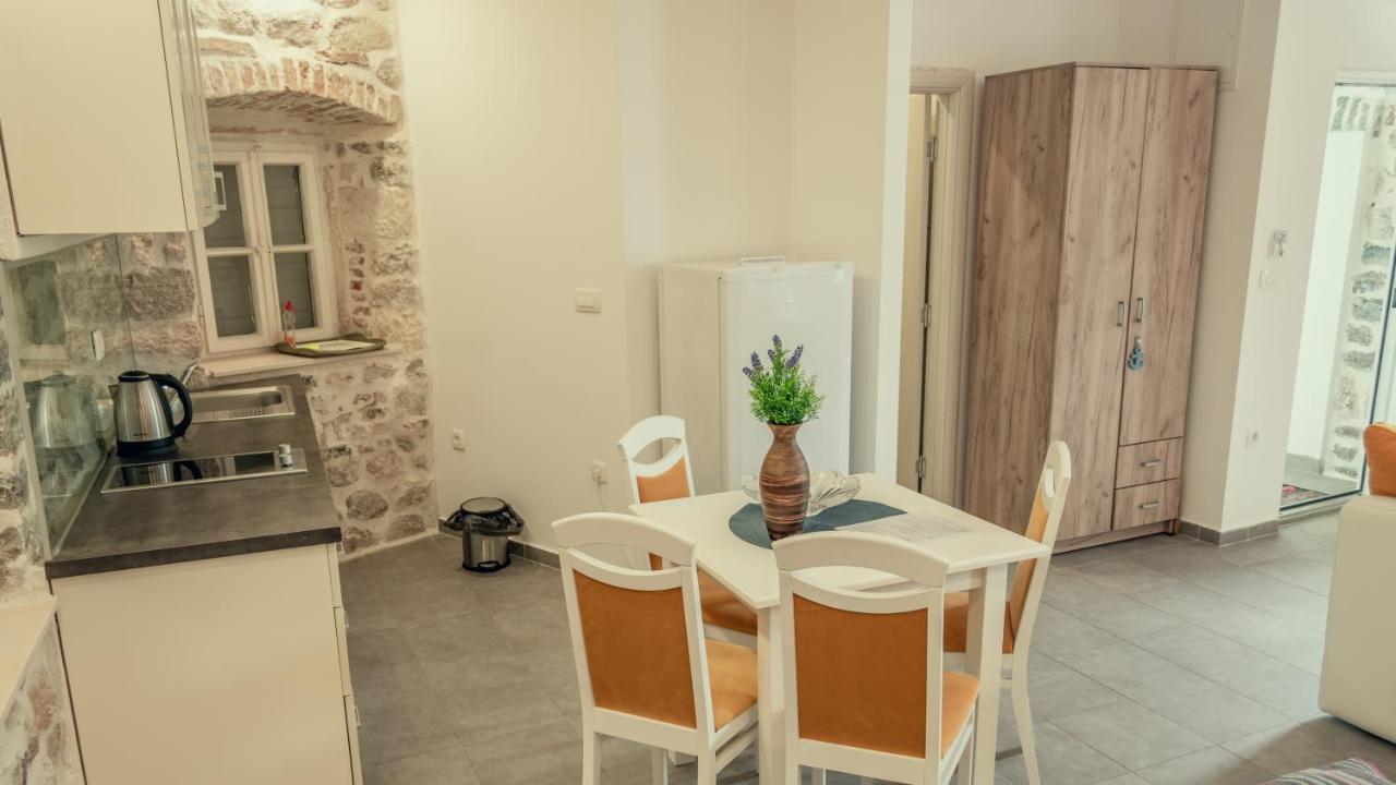 Sunny Port Apartment & Rooms ペラスト エクステリア 写真