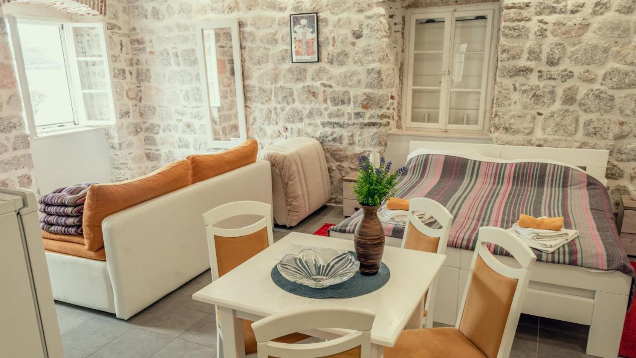 Sunny Port Apartment & Rooms ペラスト エクステリア 写真