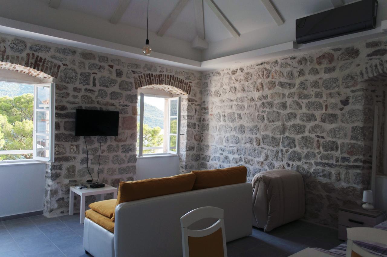 Sunny Port Apartment & Rooms ペラスト エクステリア 写真