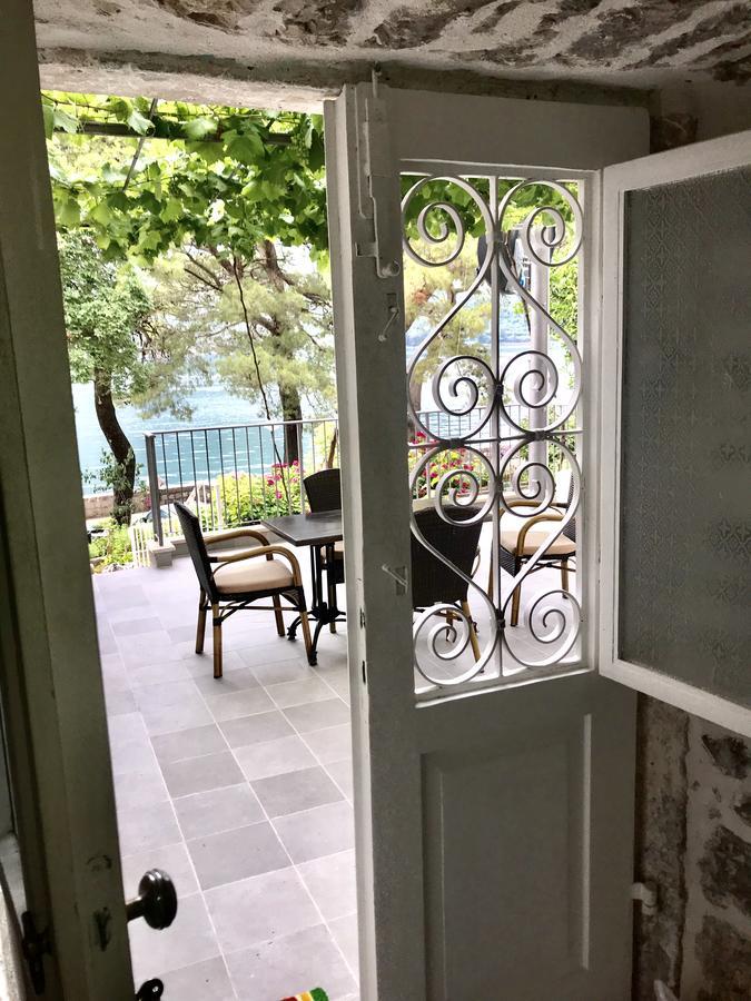 Sunny Port Apartment & Rooms ペラスト エクステリア 写真