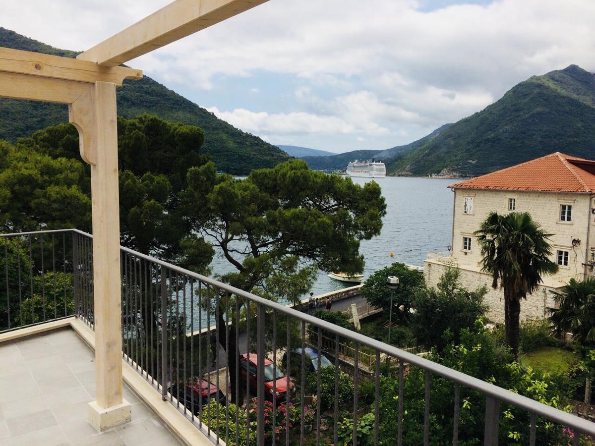 Sunny Port Apartment & Rooms ペラスト エクステリア 写真